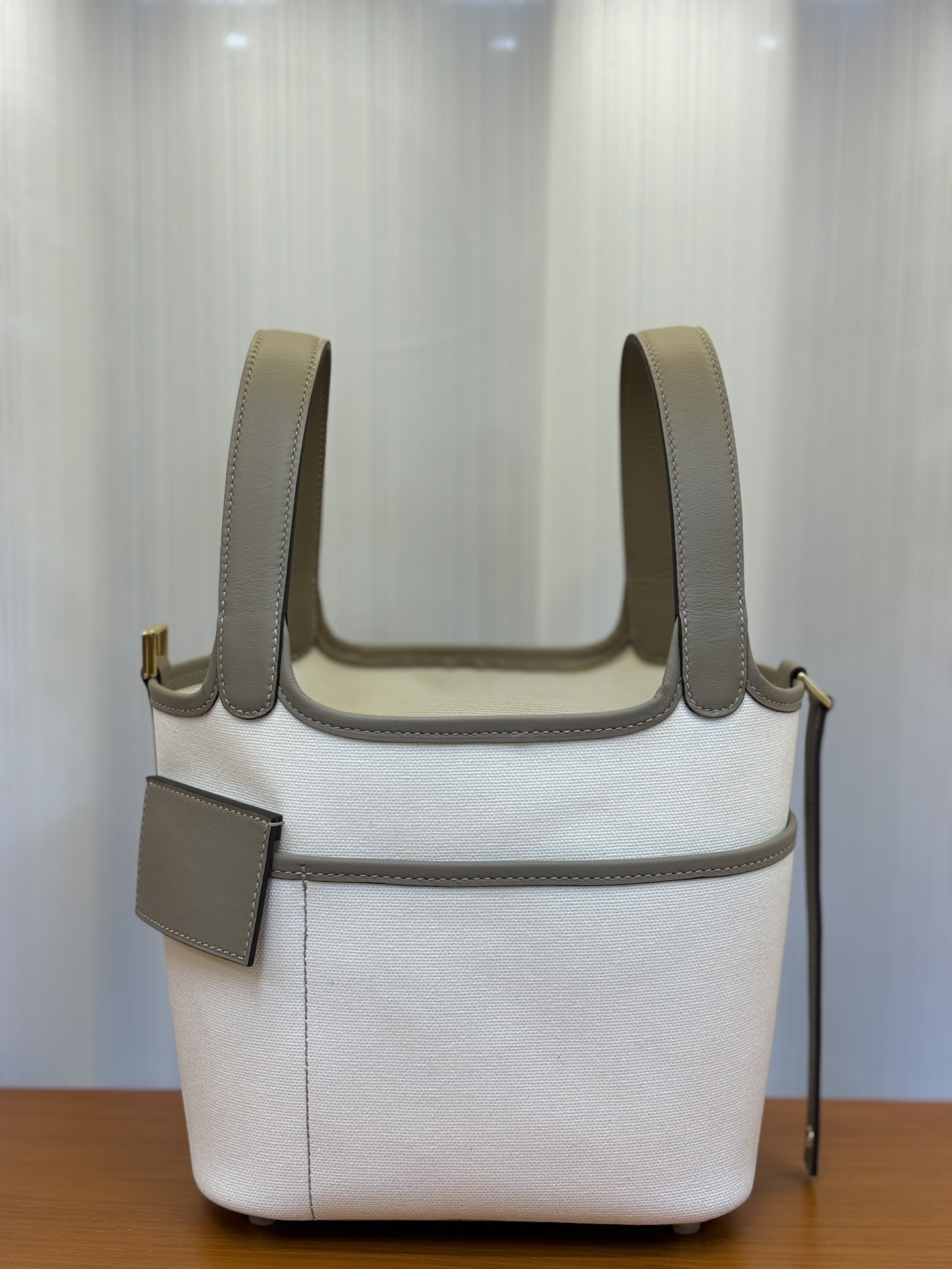 Hermes Picotin Lock 18 Pocket Bag In White/Grey 